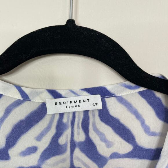 Equipment Small S Bright White Blue Silk Riley Endangered Tee Multi Tiger Stripe - Picture 8 of 10